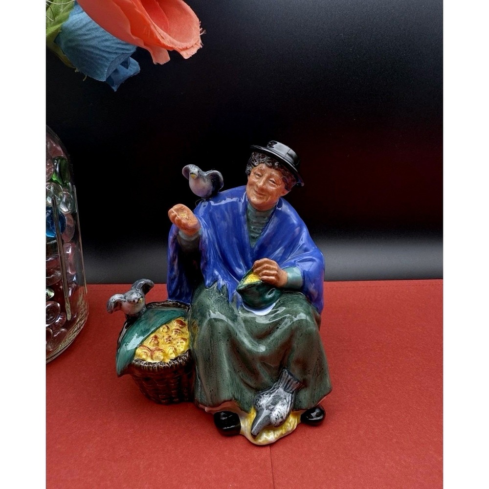 Royal Doulton "Tuppence a Bag" HN2320 -‎ Woman Feeding Birds Excellent Condition